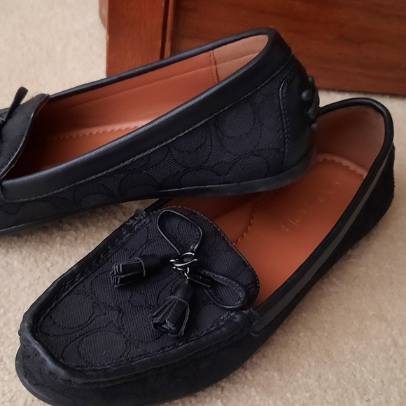 Flat Coach Shoes - Picture 2 of 2